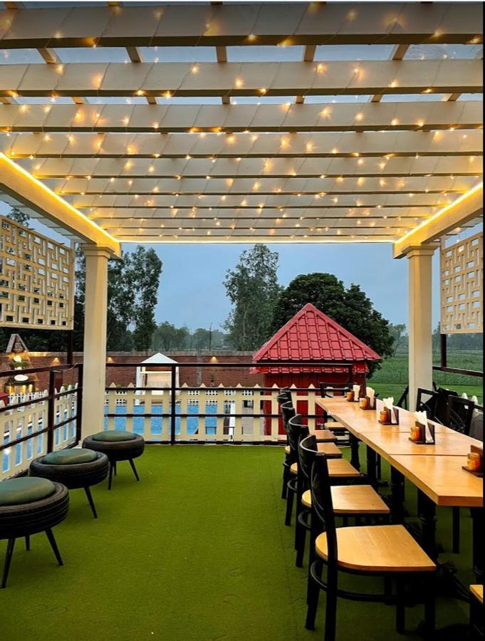 Yashmay Villa Club & Resort Gonda Εξωτερικό φωτογραφία