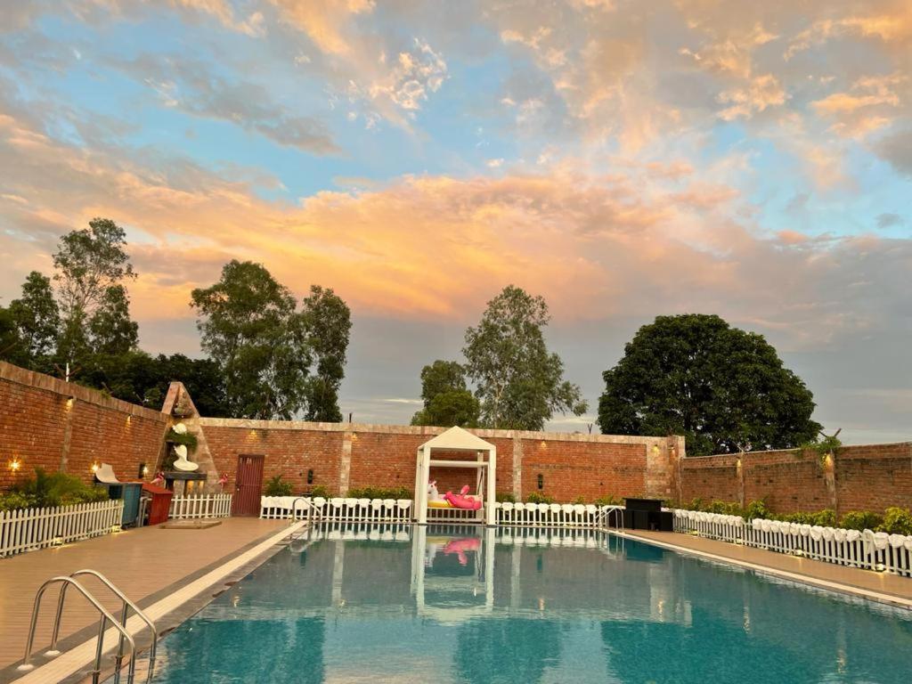 Yashmay Villa Club & Resort Gonda Εξωτερικό φωτογραφία