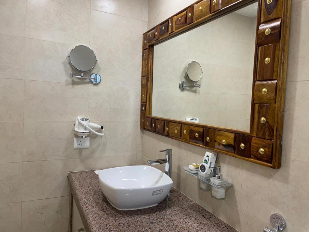 Yashmay Villa Club & Resort Gonda Εξωτερικό φωτογραφία